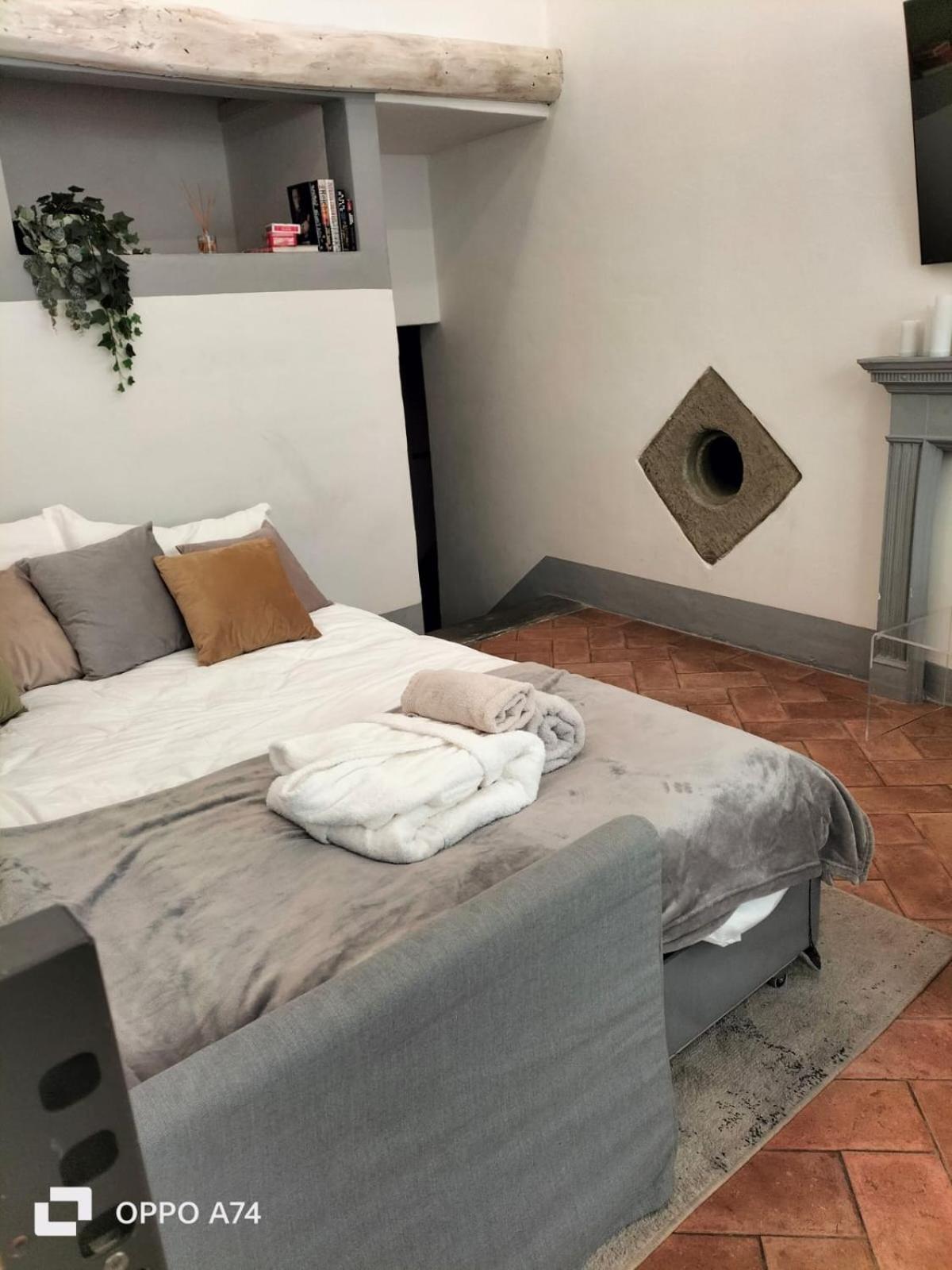 Unique And Antique Apartment Floransa Dış mekan fotoğraf